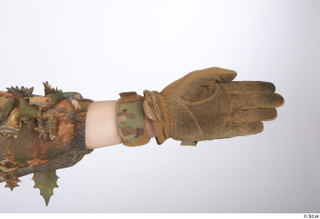 Photos Frankie Perry KSk German Army gloves hand 0002.jpg